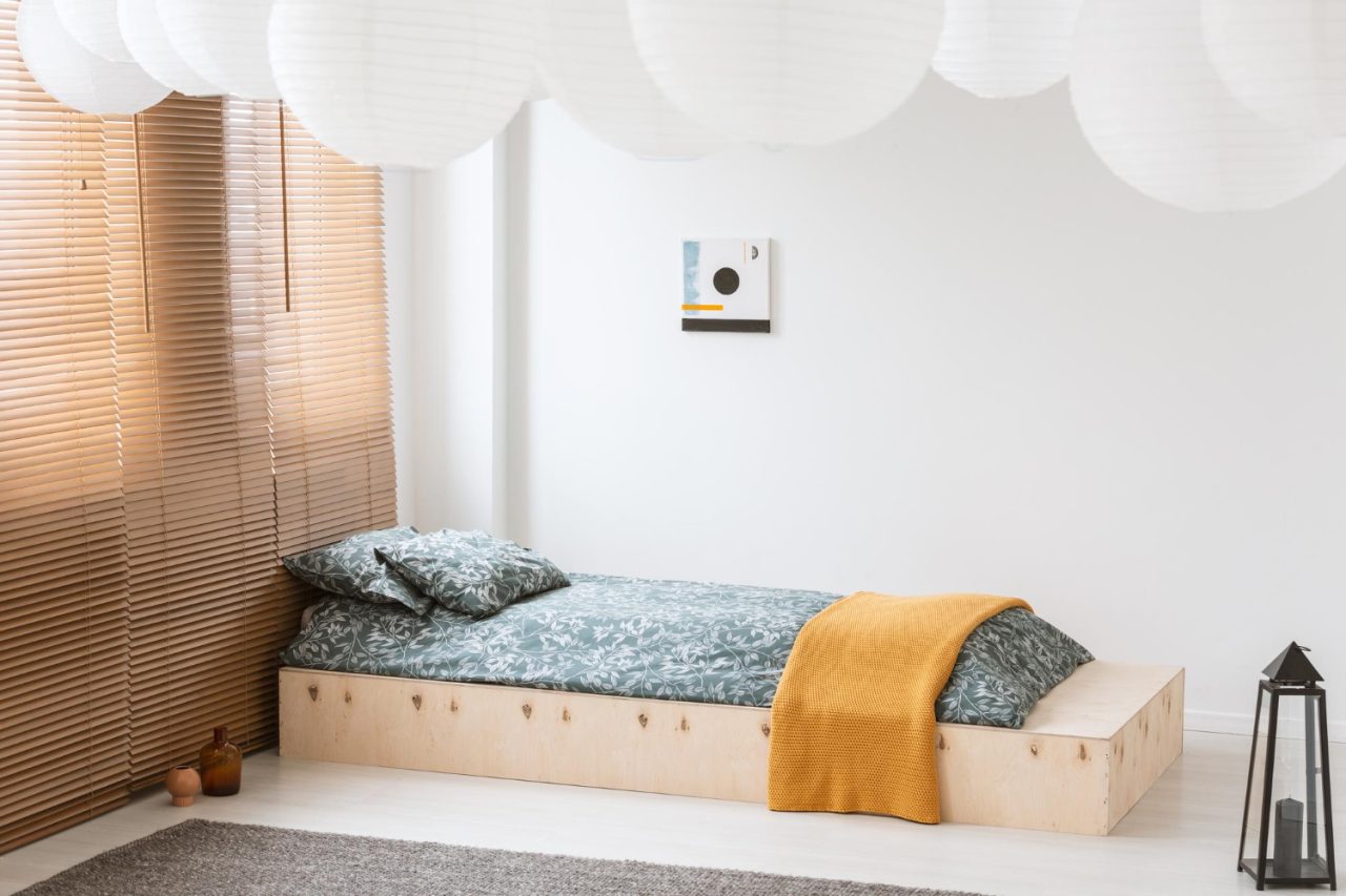 Un lit au sol enfant 140×200 : un pari sûr pour la chambre de votre petit